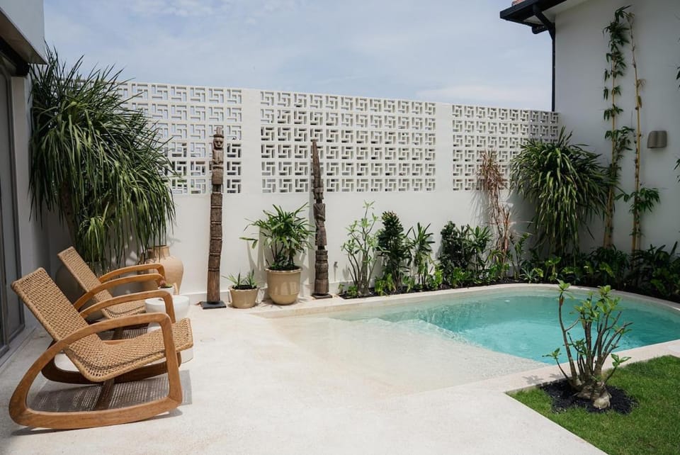 Rumah Manis - 5BR - Bord de Mer - Gili Villa in North Kuta