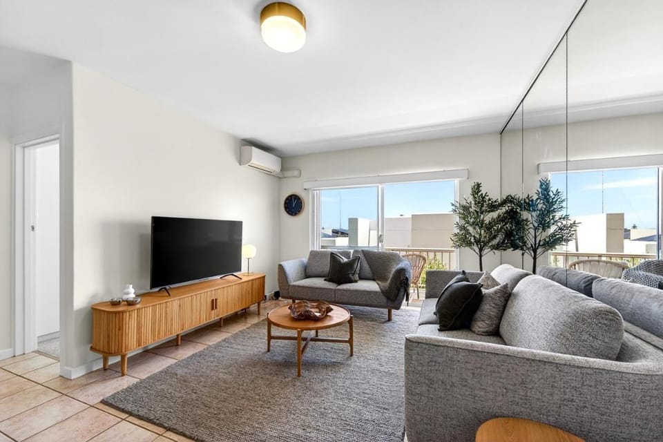 OVER1 - Ocean Breeze Apartment in Perth