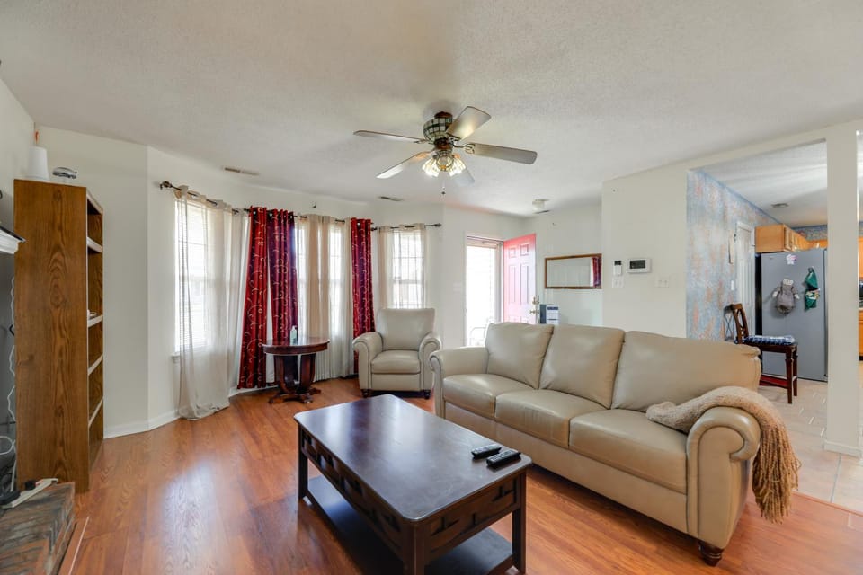 5 Mi to Dtwn New Bern & Quiet Cove: Home w/ Yard! House in New Bern