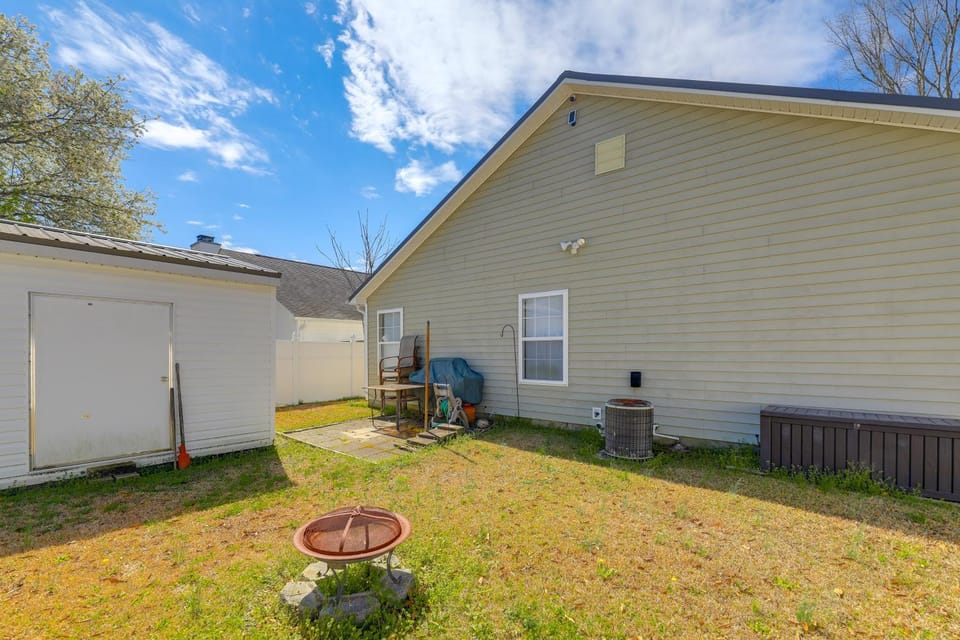 5 Mi to Dtwn New Bern & Quiet Cove: Home w/ Yard! House in New Bern