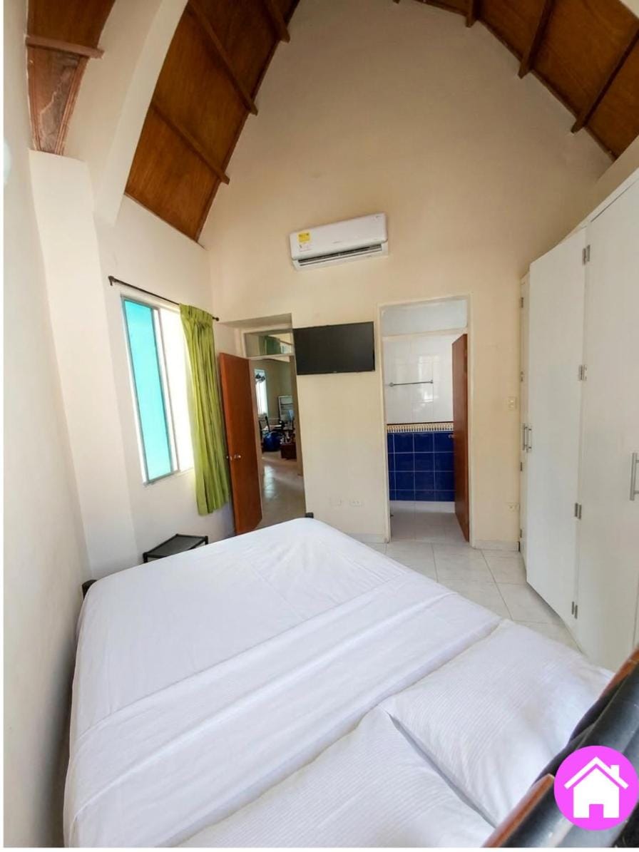 Bed, Bathroom, air conditioner
