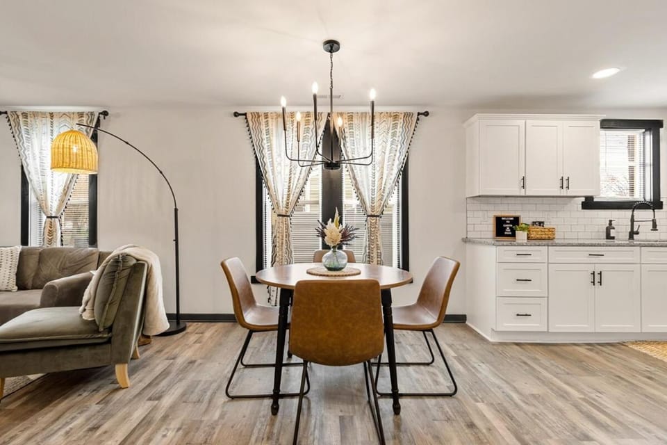 Living room, Seating area, Dining area, kitchen