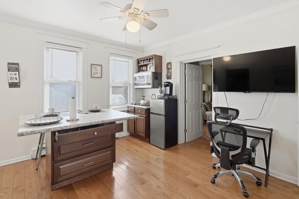 Cozy Pleasantville Retreat Unit 2 apts Apartment in Mount Pleasant