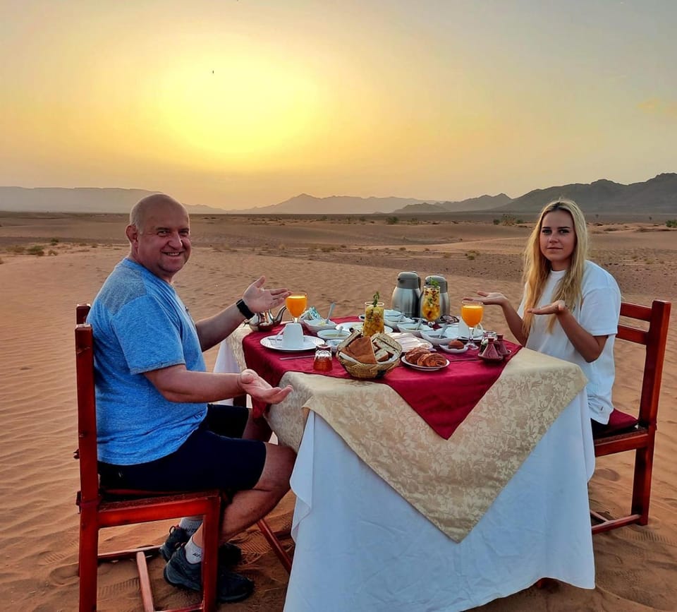 Day, People, Natural landscape, Food and drinks, Dining area, Food, Guests, Mountain view, Lunch, Dinner, Drinks, Sunset, group of guests
