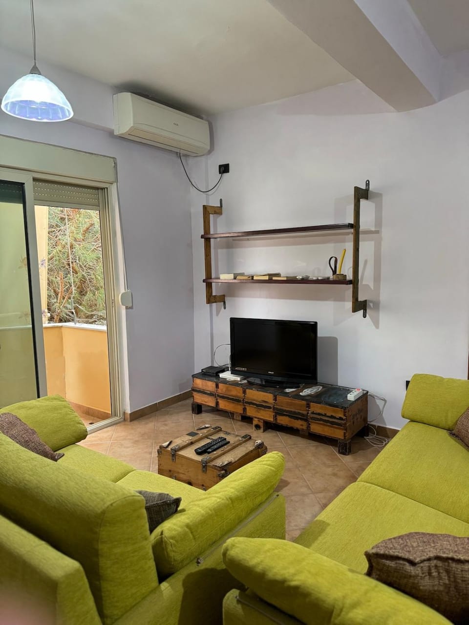 Beachfront Apartment , 1-Min Walk to Sea Apartment in Tirana County, Albania