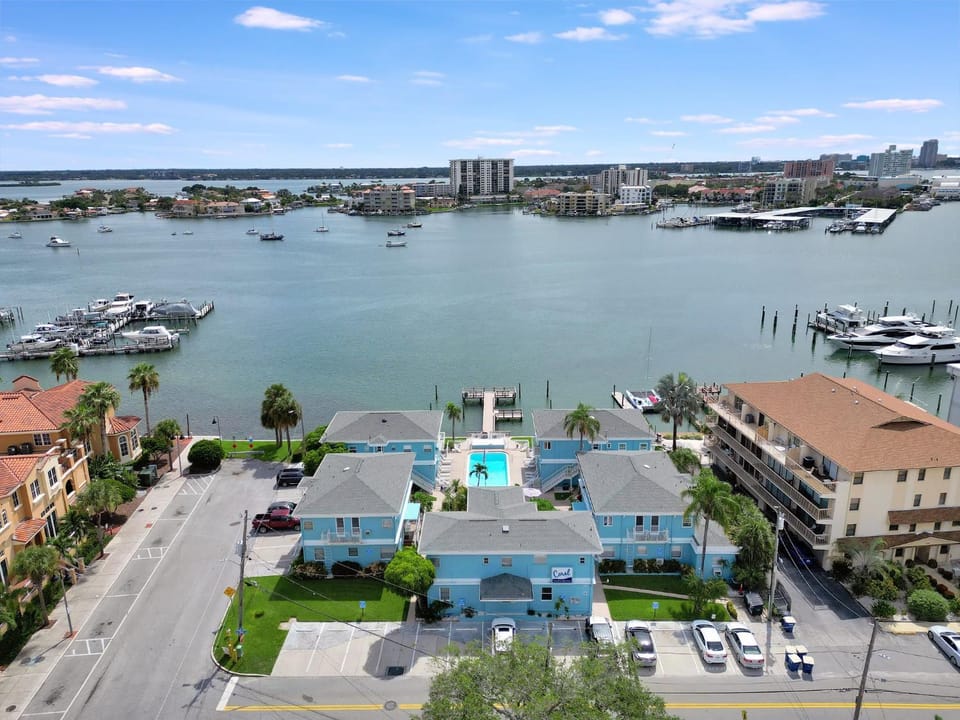 1B1B Resort Condo 2 Blocks to Clearwater Beach Apartment in Clearwater Beach