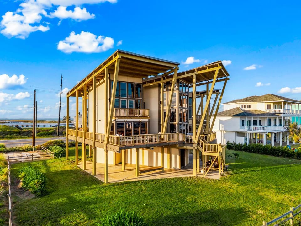 Villa Seamone House in Galveston Island