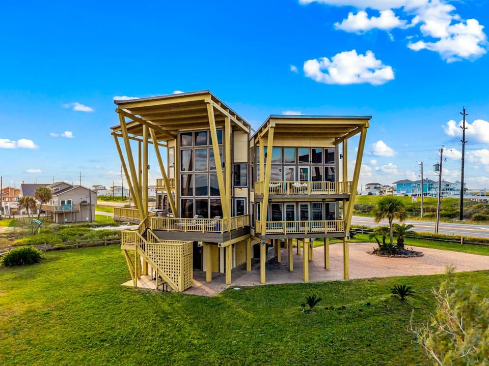Property building, Neighbourhood, Bird's eye view, Balcony/Terrace