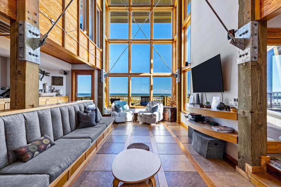 TV and multimedia, View (from property/room), Living room, Seating area, furniture