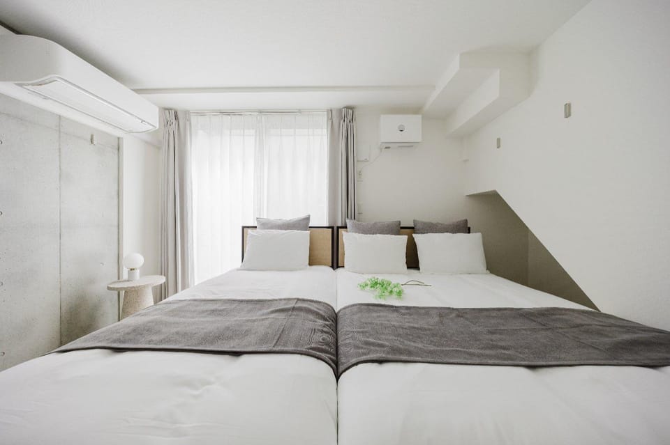 Bed, Bedroom, air conditioner