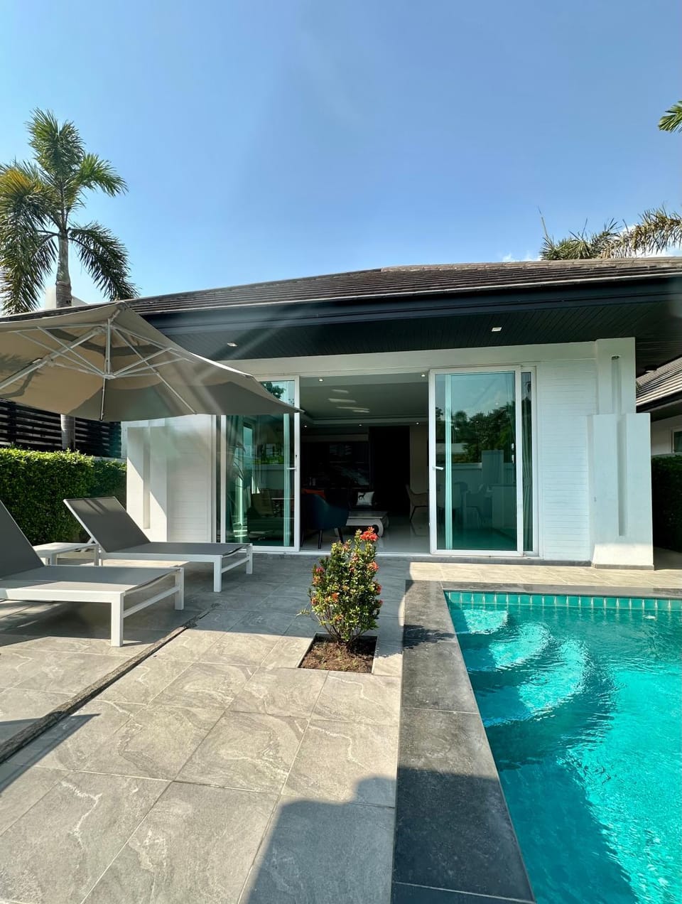 Property building, Swimming pool