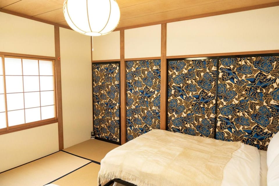 The Sake Kura Guest Hause Bed and Breakfast in Hakuba