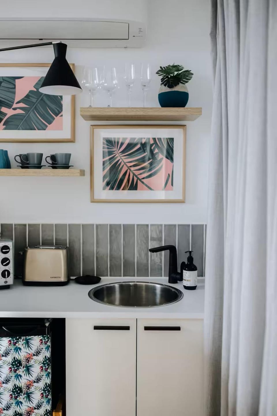 The Palm Collective where Relaxation Comes Naturally Apartment in Terrigal