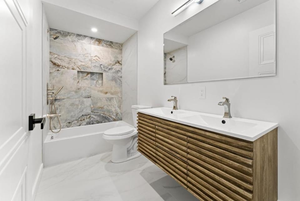 Elegant & Spacious Stay in the Heart of Needham Villa in Wellesley