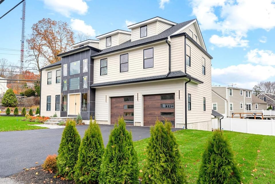 Elegant & Spacious Stay in the Heart of Needham Villa in Wellesley