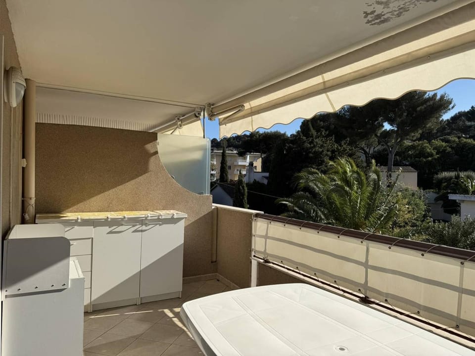 T2 avec clim à quelques minutes de la mer - FR-1-100-367 Apartment in Cavalaire-sur-Mer