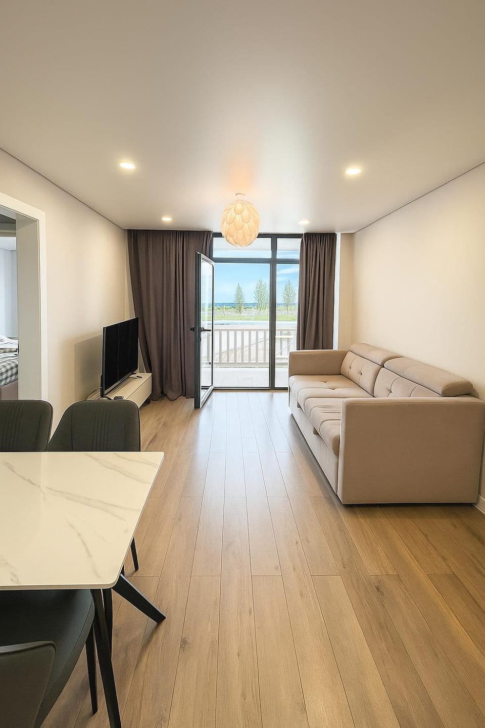 TV and multimedia, View (from property/room), Seating area, Dining area