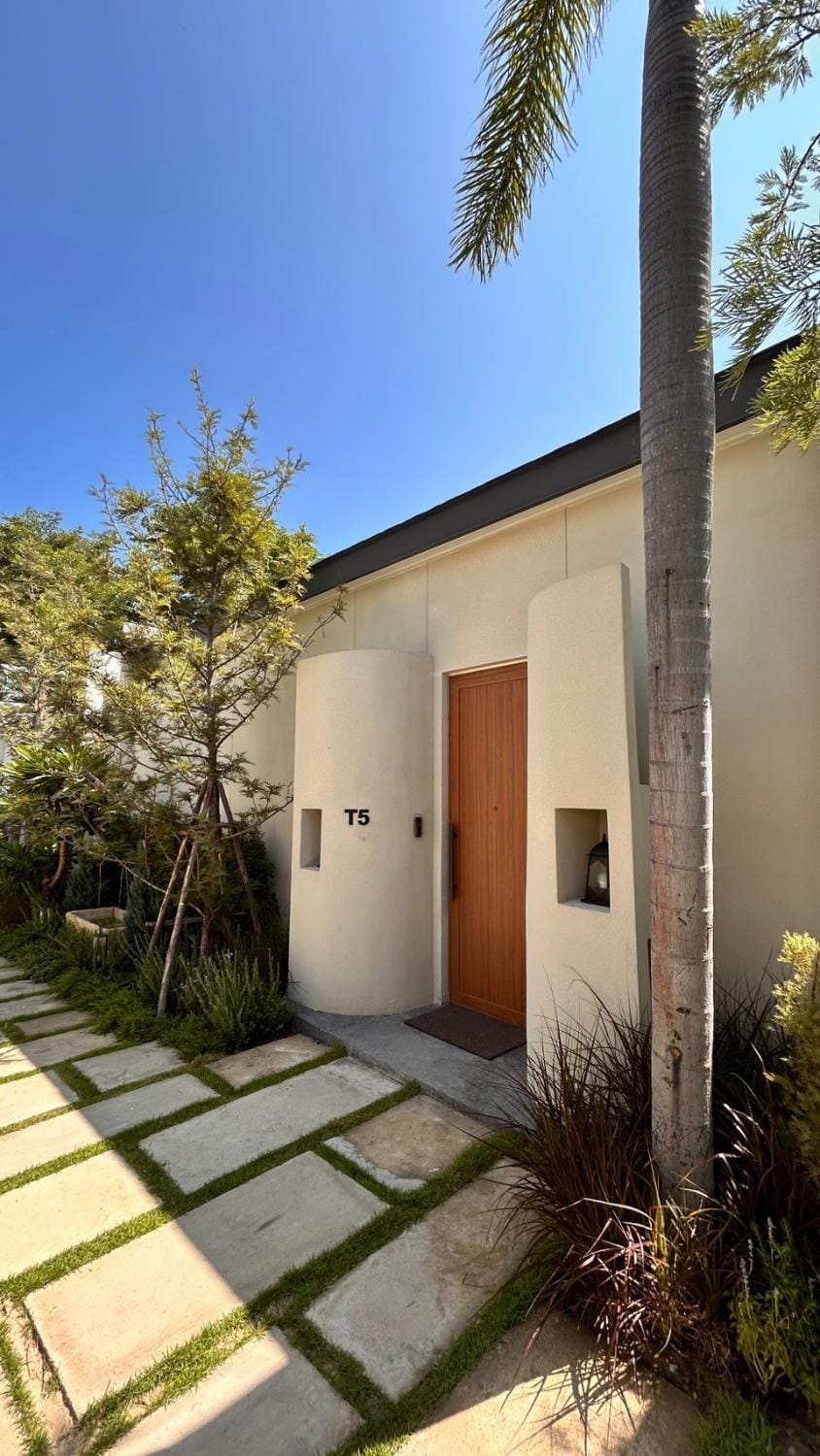 Property building, Day, Garden, Garden view