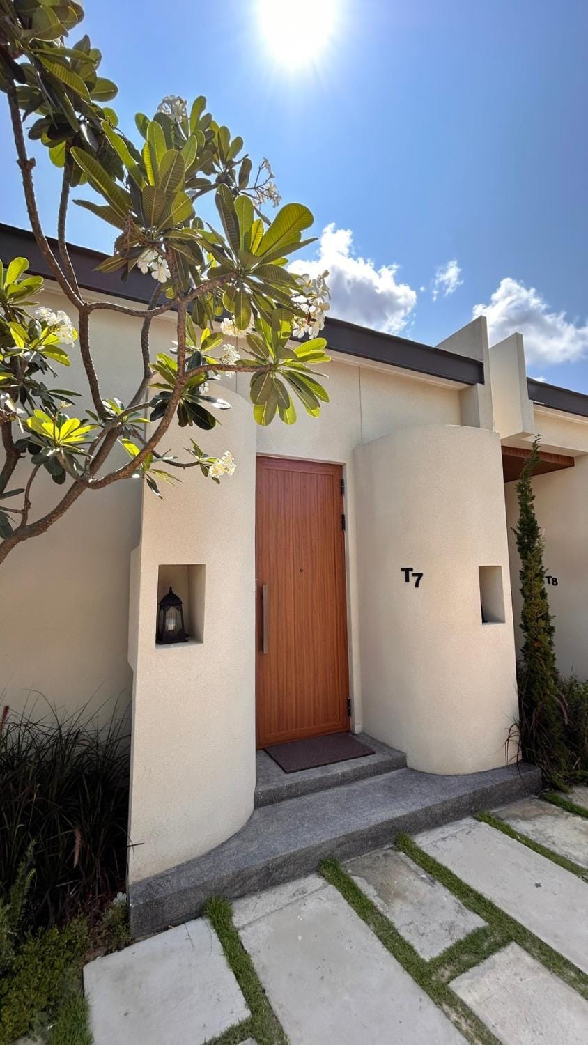 Property building, Day