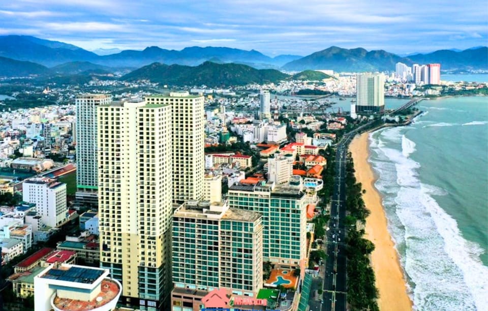 Property building, Nearby landmark, Day, Natural landscape, Bird's eye view, Beach, City view, Mountain view, Sea view