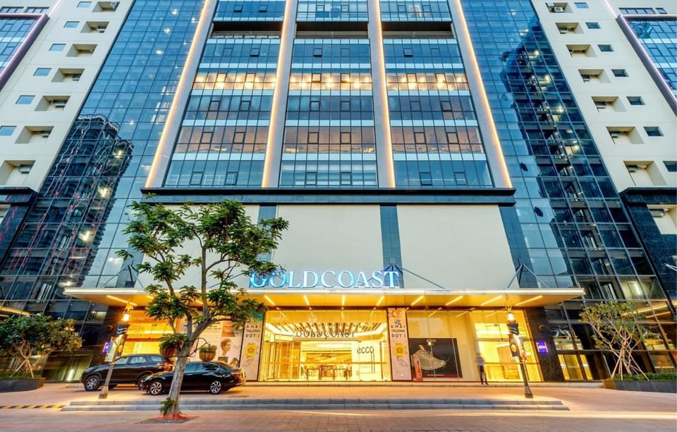 Property building, Day, City view, Location, Parking