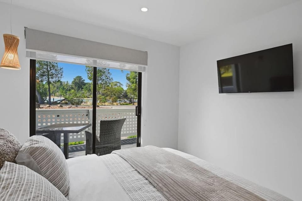 Orford Waterfront Cottage House in Orford