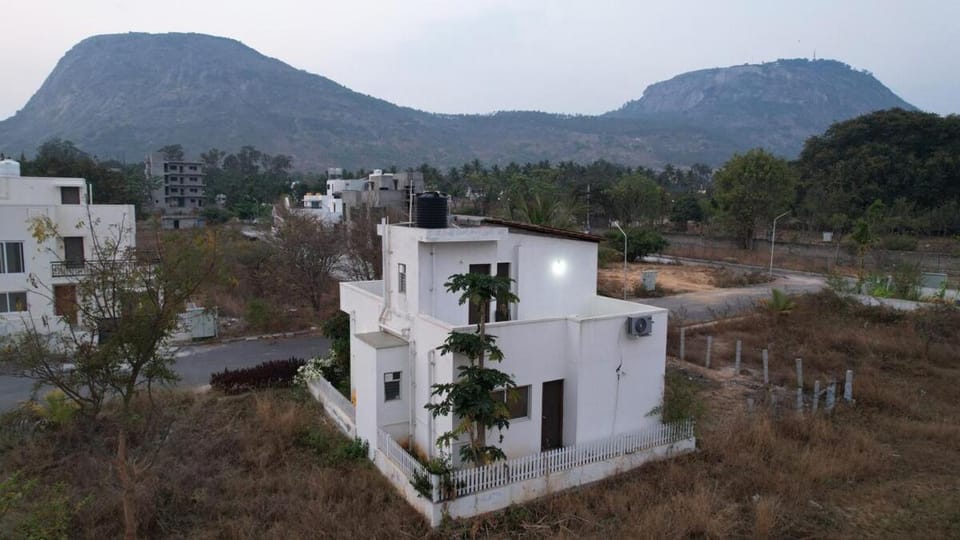 The Lavender - Falcon Stays at Nandi Hills Apartment in Karnataka