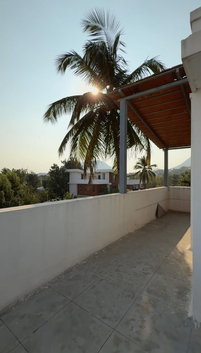 The Maplewood - Falcon Stays at Nandi Hills Apartment in Karnataka