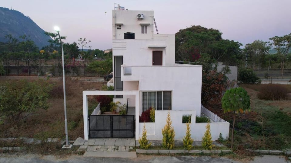 The Orchid - Falcon Stays at Nandi Hills Apartment in Karnataka