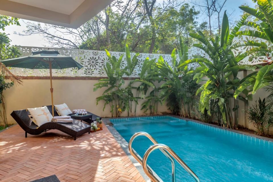 Swimming pool, Swimming pool