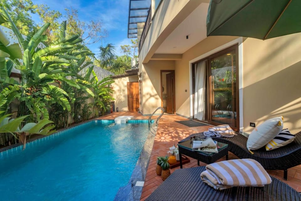 Swimming pool, Swimming pool