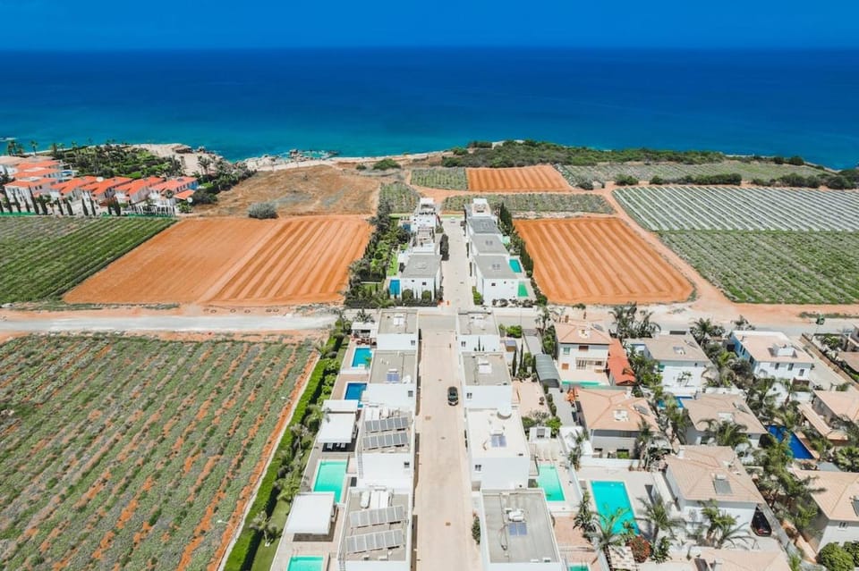 SunnyVillas 3BR Luxury Villa Private Pool NR5 Villa in Paralimni