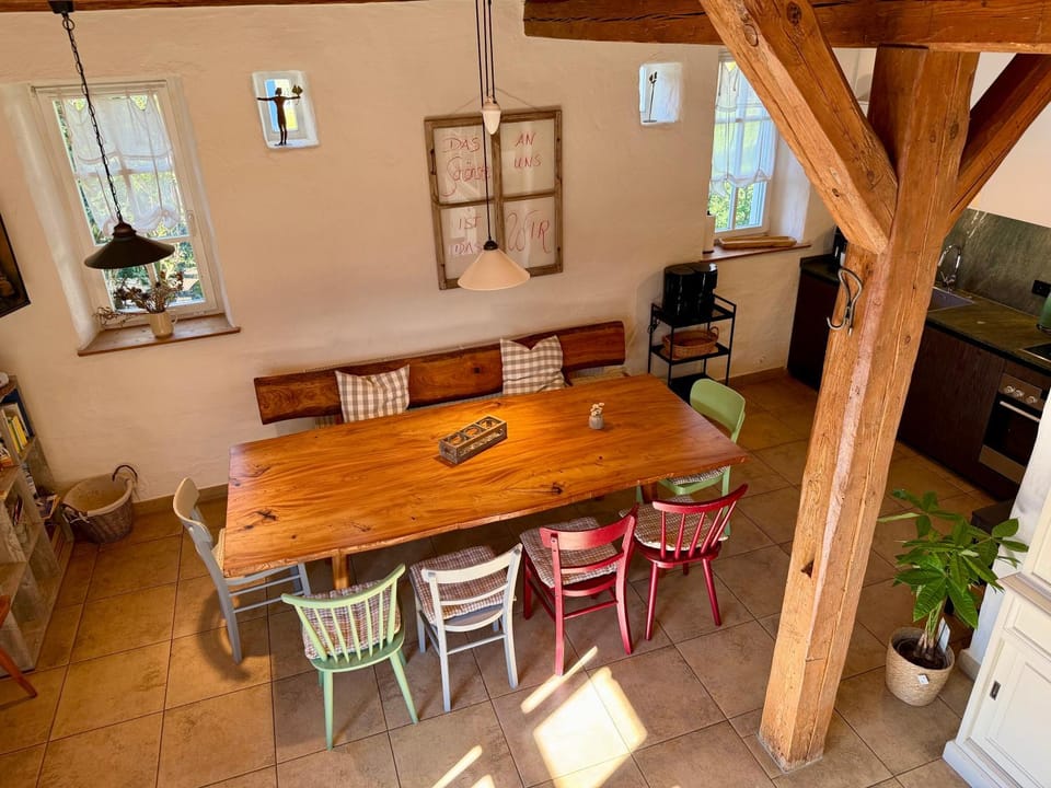 Dining area, Food