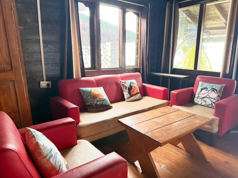 SK Cottages Gehna Mukteshwar Hotel in Uttarakhand
