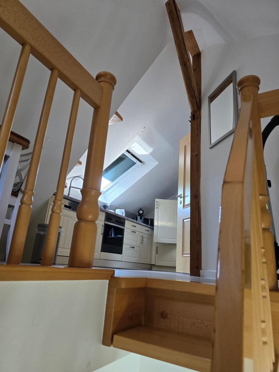 Frisch renovierte, gemütliche 1 ZKB Dachgeschosswohnung Apartment in Siegen