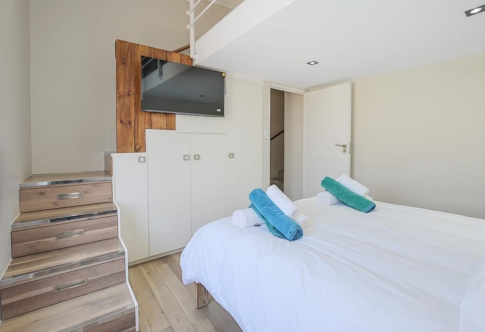 Kudu Villa - House close to the beach House in Cape Town