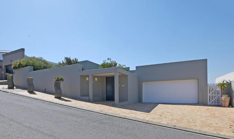 Kudu Villa - House close to the beach House in Cape Town