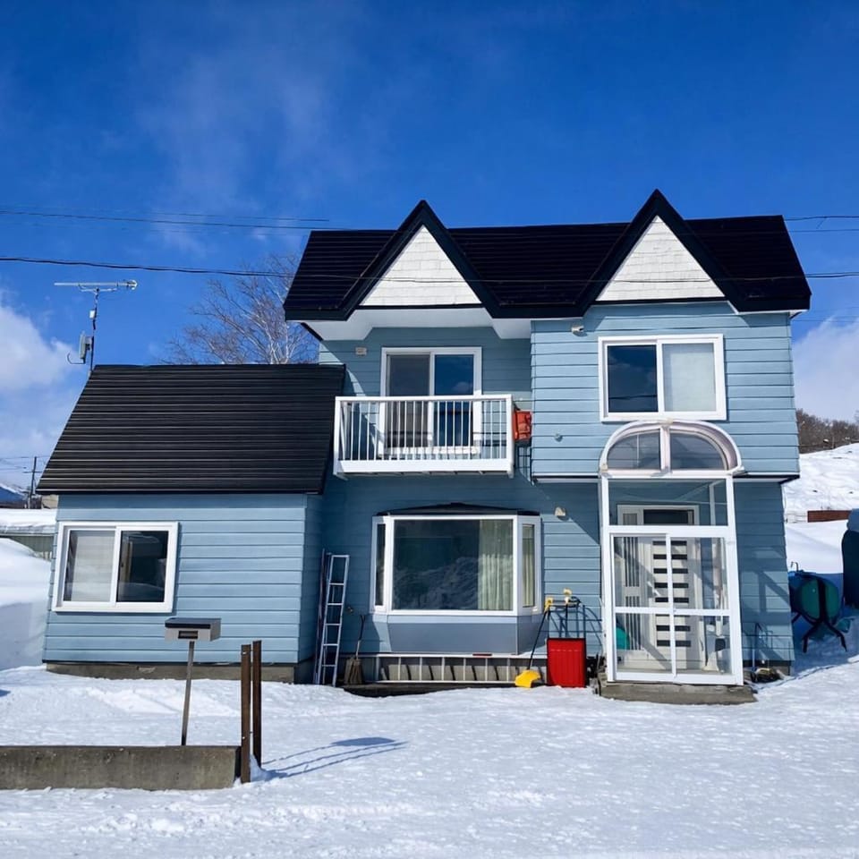 Property building, Day, Winter