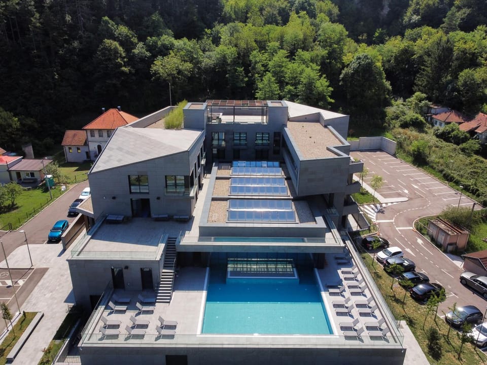 Property building, Bird's eye view, Parking