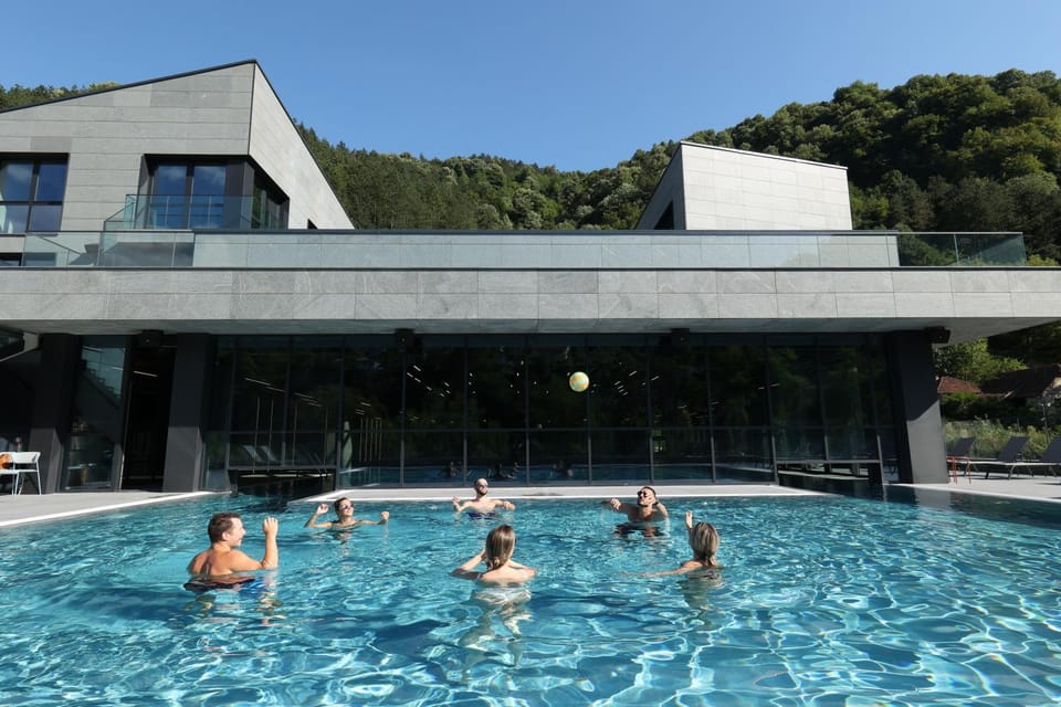 Swimming pool, Swimming pool