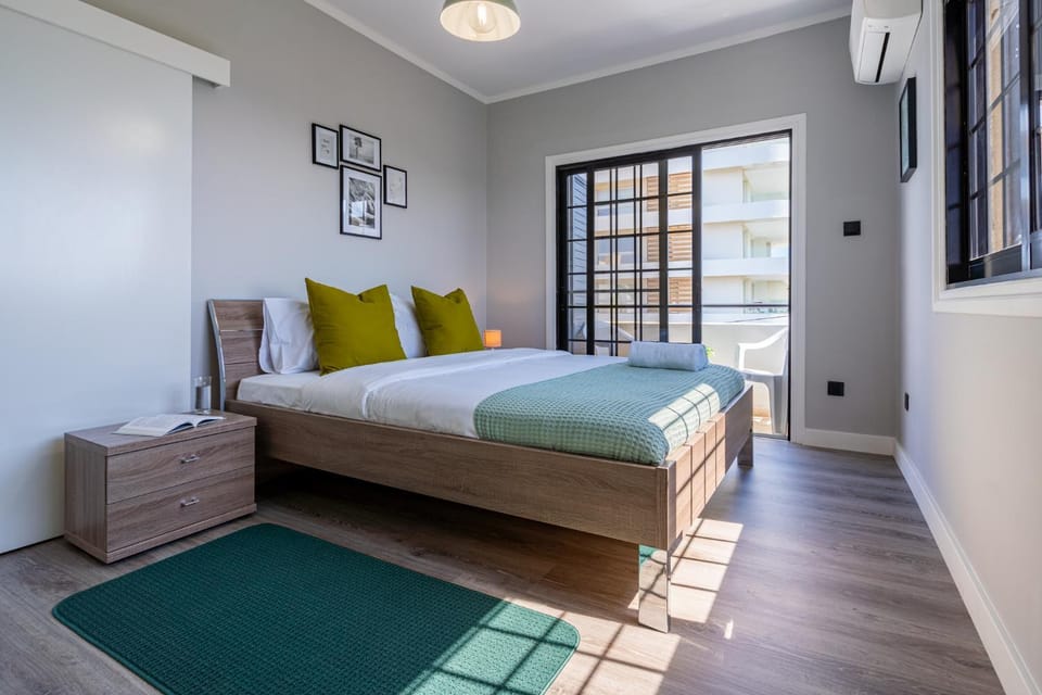 Bed, Balcony/Terrace, Bedroom, towels, air conditioner