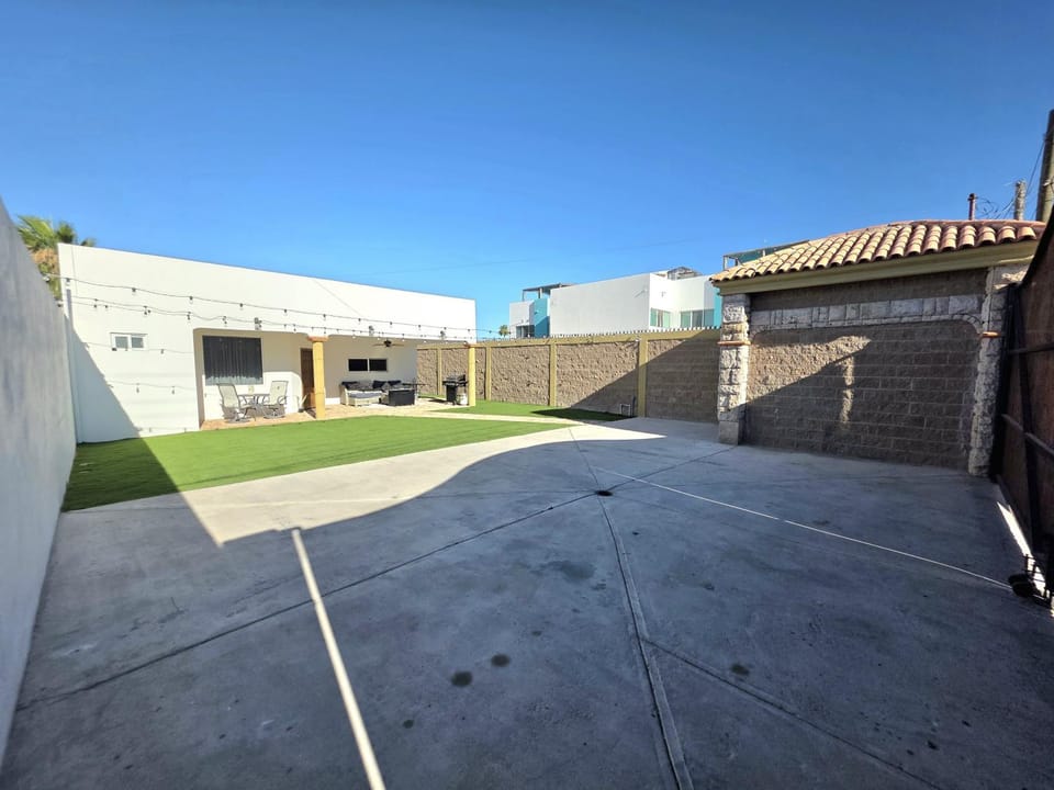 Patio, Parking