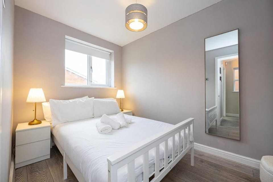 Lovely 3 bed in Crewe near Leighton Hospital House in Crewe