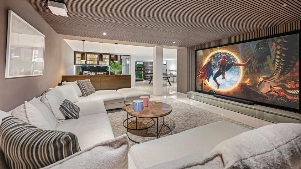Communal lounge/ TV room, TV and multimedia