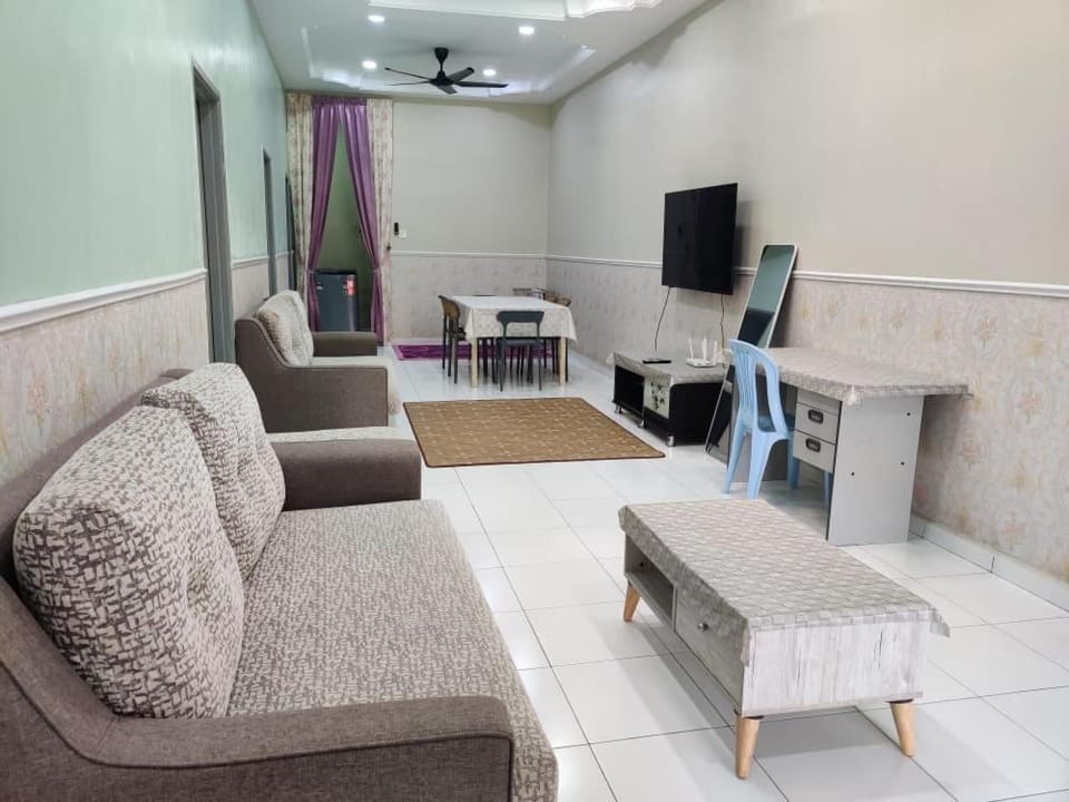 AZALEA Homestay Segamat House in Johor