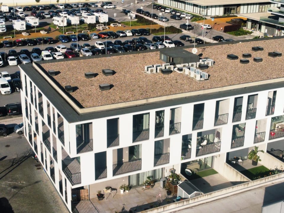 Property building, Day, Bird's eye view, City view, Location, Parking