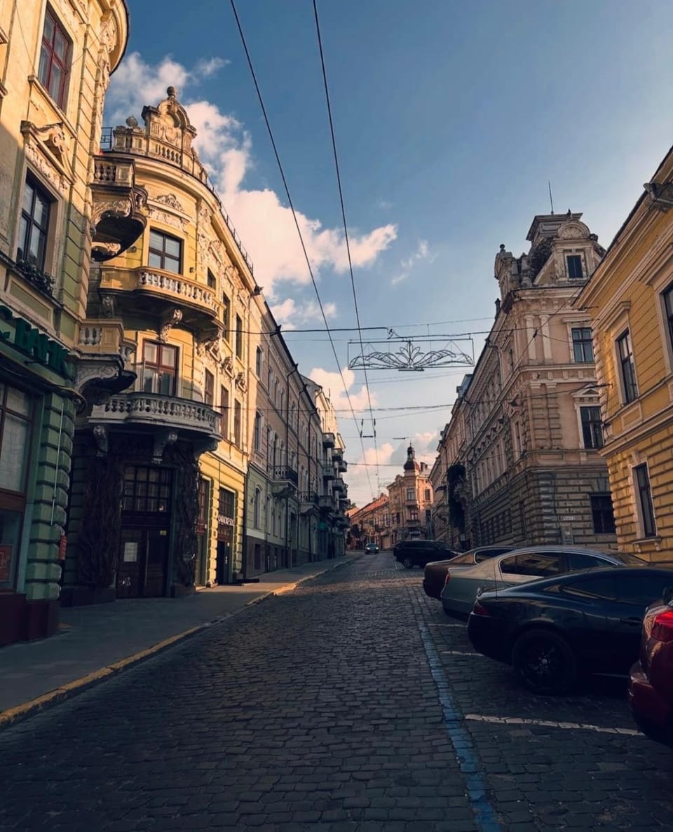 Апарат готель під ЗОЛОТИМ КОРАБЛЕМ двохрівнева студія Apartment in Ukraine