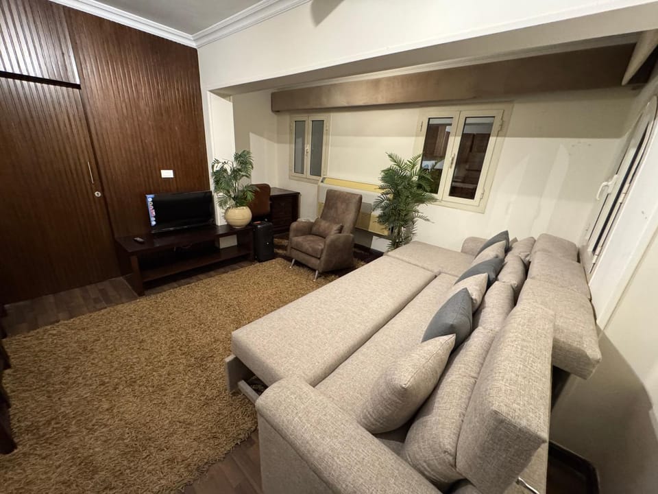 Cozy Ground Floor Apartment with Private Entrance Apartment in Cairo Governorate
