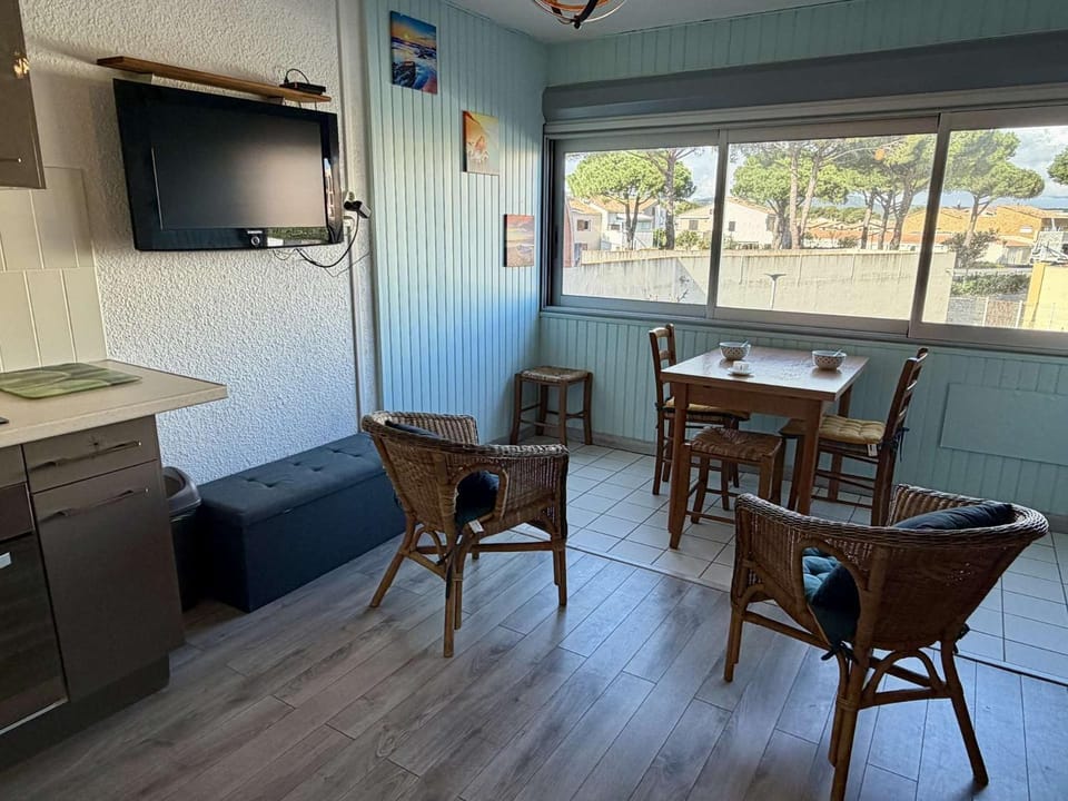 Studio avec parking privatif à deux pas de la plage du Grazel - GN590-009 Apartment in Gruissan