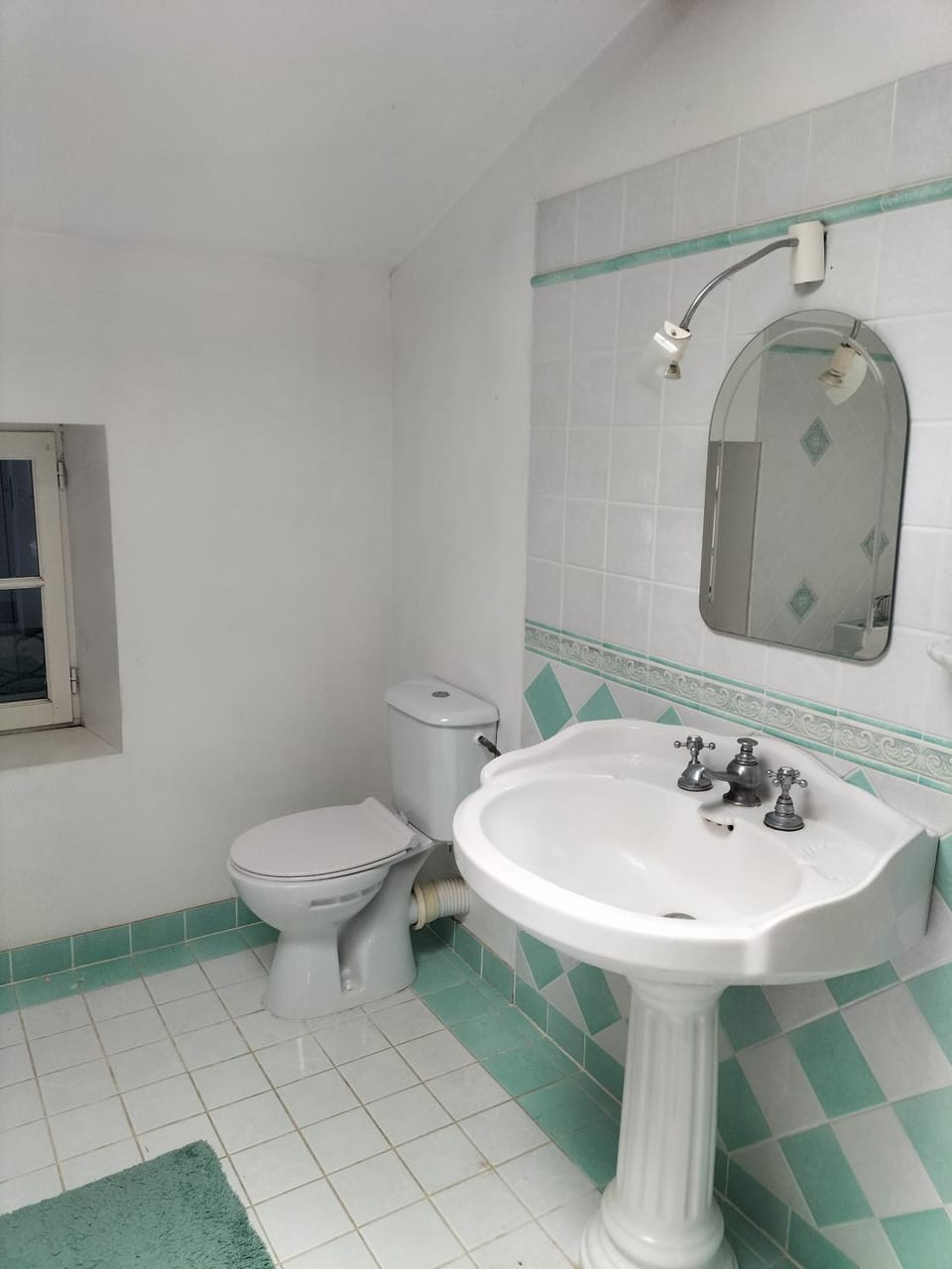 Toilet, Bathroom, towels